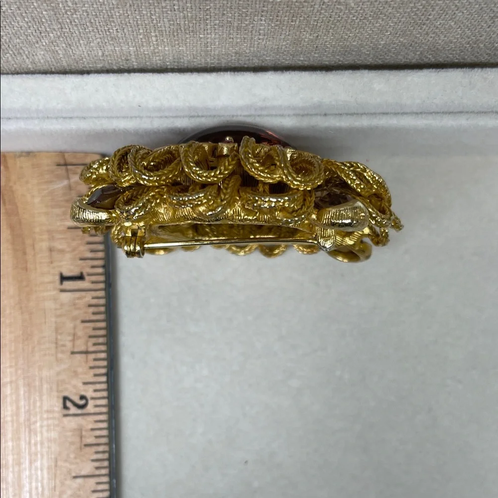 Vintage Capri Gold and Pink Gemstone Brooch Valentines Mothers Day - Picture 6 of 7